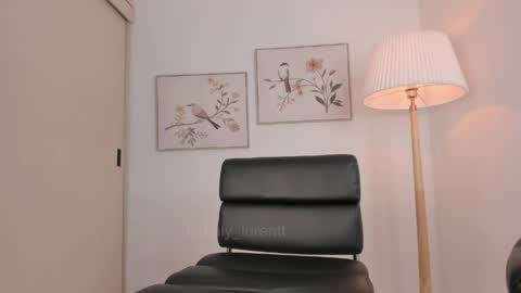 nathaly_laurentt online show from May 27, 12:35 pm