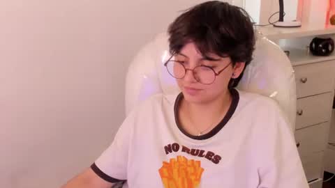 nathalyy_ds online show from June 28, 7:10 pm