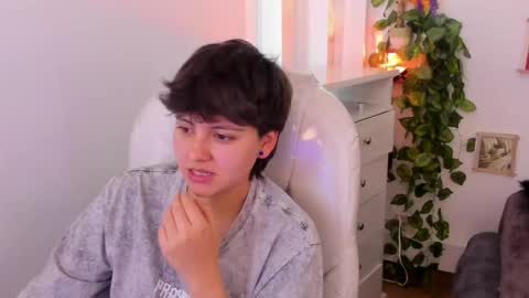 nathalyy_ds online show from April 28, 8:46 pm