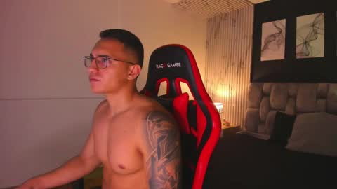 nathan_gross online show from February 18, 4:58 am