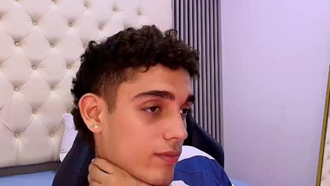 nathan_shimmer online show from April 22, 9:22 pm