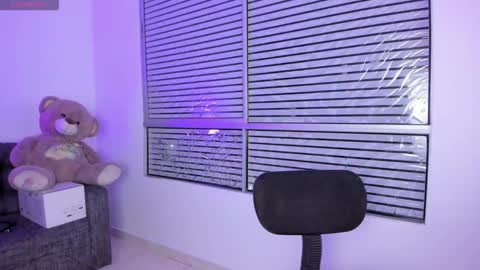 Nathilie steele online show from September 24, 3:13 am