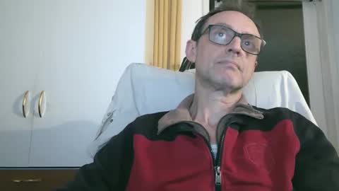 naturista25 online show from December 2, 9:24 pm