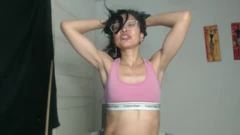 Snapshot of natzumi_mcqueen chatting on February 9, 11:57 pm Stella Mcqueen online show from February 9, 11:57 pm