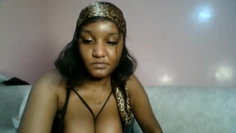 naughti_garlie online show from July 18, 11:51 pm