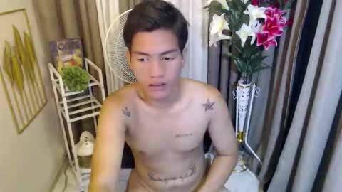 naughty_angelo online show from April 15, 7:58 pm