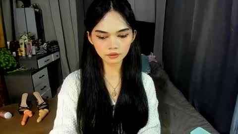 emma online show from June 8, 1:34 pm