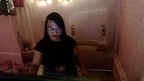 naughty_lorien143 online show from August 9, 2:11 pm