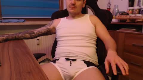 naughty_tobi93 online show from November 1, 9:14 pm