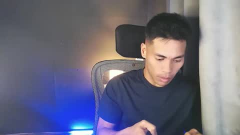 naughtyfuck_boy online show from May 28, 5:33 pm