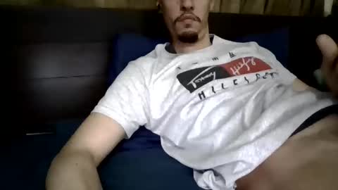 naughtyguy556677 online show from April 22, 12:40 am