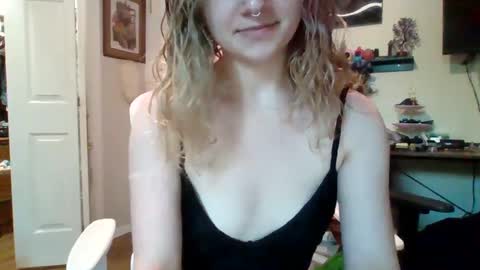 Maeve online show from September 15, 10:22 pm