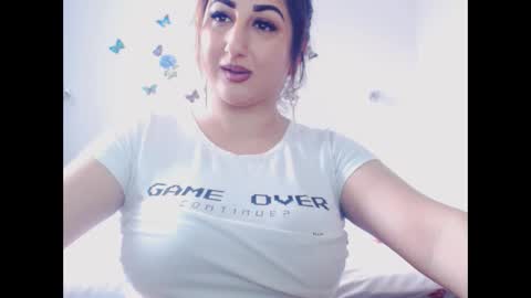 Snapshot of naughtymaya4you chatting on October 24, 9:32 am naughtymaya4you online show from October 24, 9:32 am