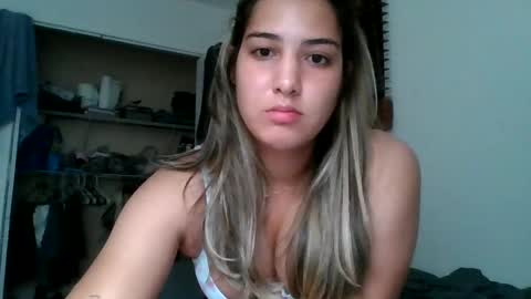 naughtynadia52 online show from March 19, 4:51 am