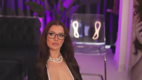 Chloe online show from February 16, 10:13 am