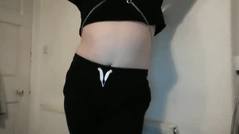 navel_gazing_submissive online show from September 9, 7:36 pm