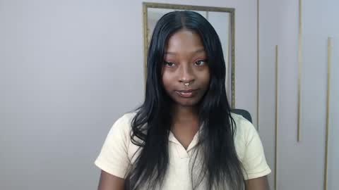 Nayaris 3 online show from May 17, 2:15 pm