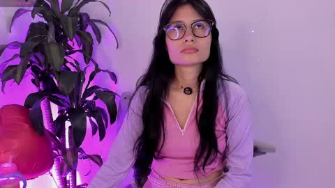 Naye  online show from April 28, 2:20 am