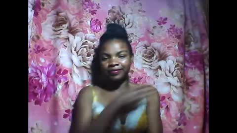Nayla online show from May 24, 6:58 pm