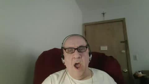 Tom online show from May 19, 11:12 pm