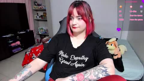 Snapshot of neeko_lol_ chatting on October 17, 6:34 pm Geek Nicole im Neeko UwU online show from October 17, 6:34 pm