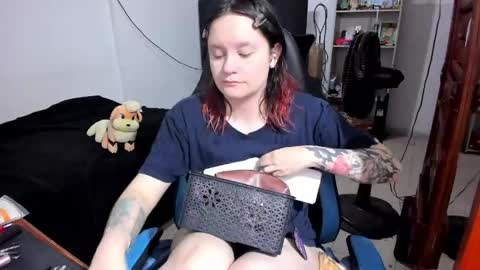Geek Nicole    im Neeko UwU online show from June 5, 12:32 pm