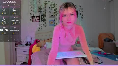 Snapshot of neko_kitsune chatting on December 17, 12:33 pm neko_kitsune online show from December 17, 12:33 pm