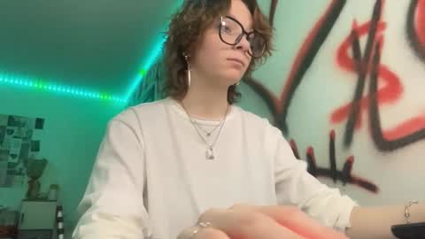 Alice online show from March 5, 7:45 pm