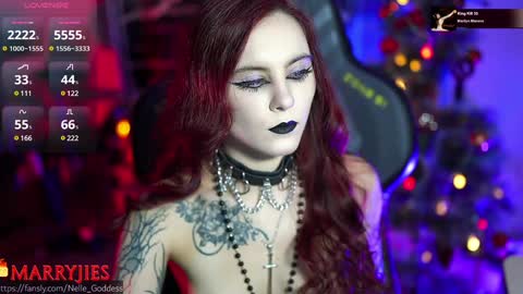 Snapshot of nelle_ chatting on January 3, 10:09 am online show from January 3, 10:09 am