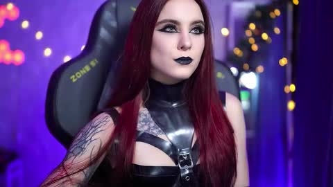    online show from December 5, 6:27 pm