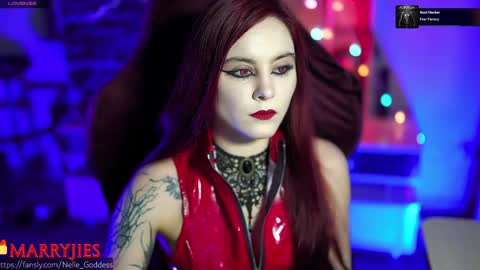 Snapshot of nelle_ chatting on February 3, 12:47 pm online show from February 3, 12:47 pm