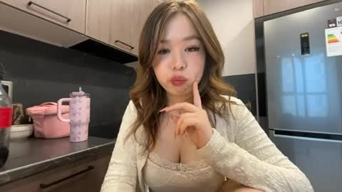 Ester online show from April 3, 11:17 am