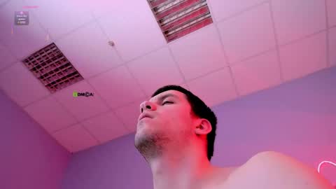 neo_raze_ online show from April 23, 8:10 pm