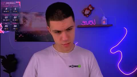 neo_raze_ online show from March 18, 8:47 pm