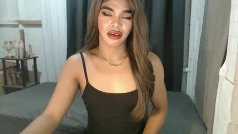 Snapshot of neomi_hardcock chatting on October 7, 1:29 pm neomi online show from October 7, 1:29 pm