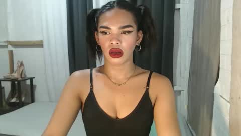Snapshot of neomi_hardcock chatting on October 13, 10:06 am neomi online show from October 13, 10:06 am
