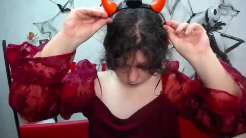 NeonilaLisova online show from October 25, 6:46 am