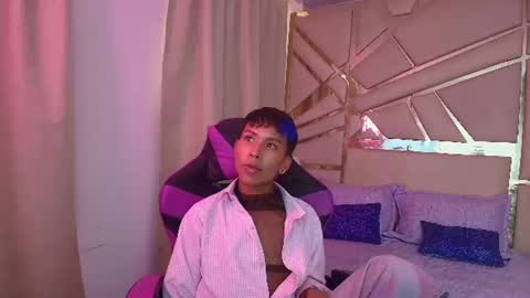 neoxangel69 online show from June 19, 8:37 pm