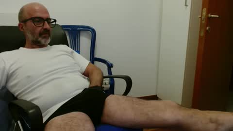 simi online show from October 15, 6:09 pm