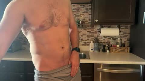 newguy_097 online show from September 10, 11:39 pm