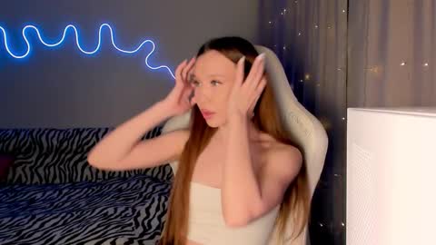 Mina online show from December 1, 1:20 pm