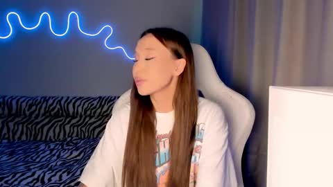 Mina online show from October 27, 1:00 pm