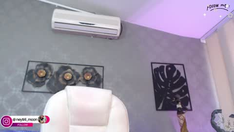 Sandra online show from March 9, 2:32 pm