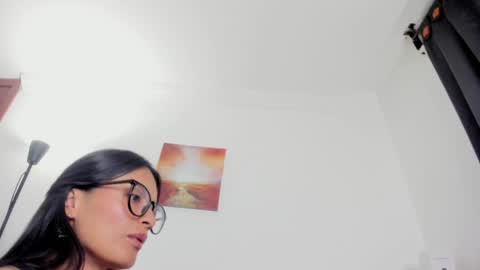 laura  online show from April 23, 12:18 am