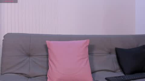 Nia Lovy online show from April 29, 5:30 pm