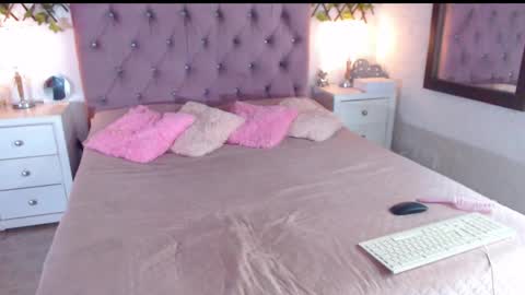 niabussethxxx online show from October 14, 5:21 am