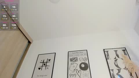 Nia online show from December 22, 1:18 pm