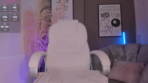 Nia online show from March 5, 2:15 pm