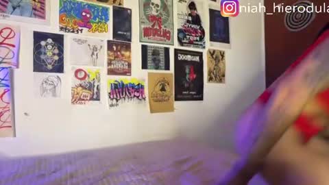 niah online show from July 12, 6:33 pm
