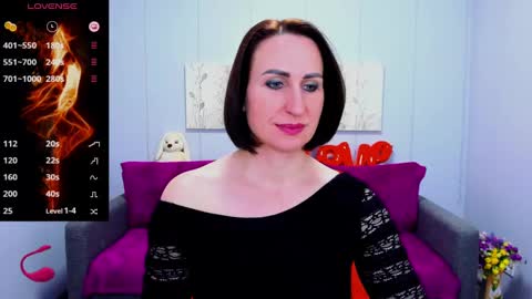 niasmithh online show from February 20, 2:46 pm